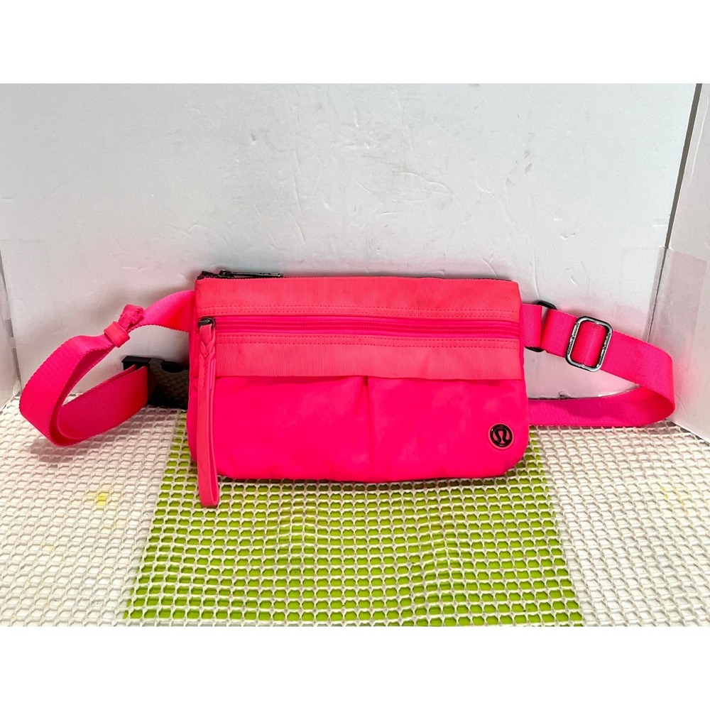 Lululemon Free Spirit Bag Neon Pink Nylon Waist Pack Crossbody Bag OS Preppy